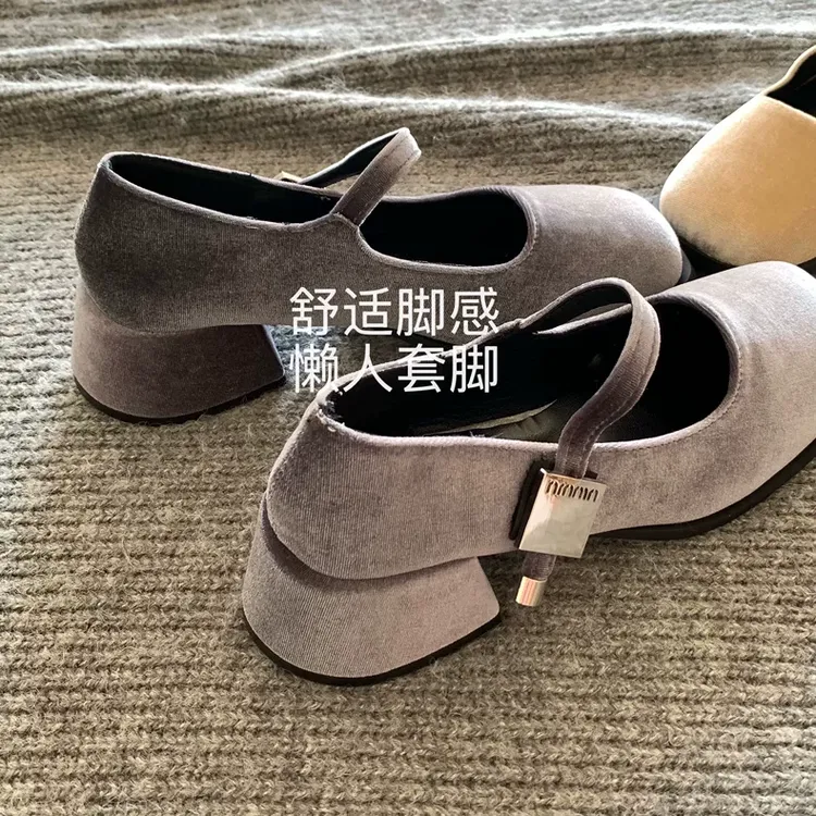 好韩好秋冬啊！丝绒灰~INS低饱和不挑人复古单鞋仙女粗跟玛丽珍鞋