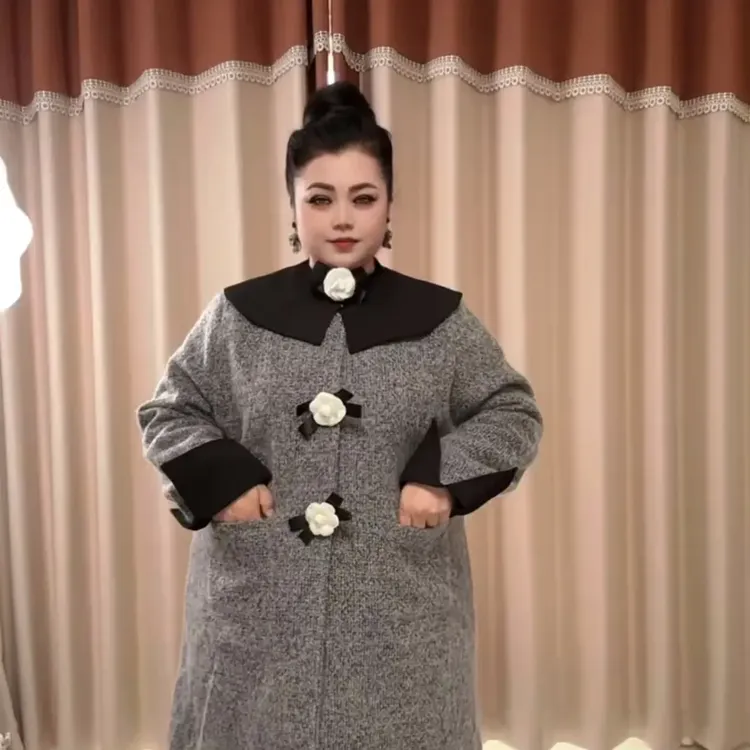 秋冬新款宽松大A字廓形翻领毛呢女大衣