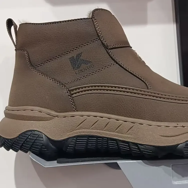 百搭时尚男士时尚雪地靴保暖户外防水防滑雪地靴