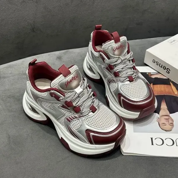 新款轻便女鞋早春休闲百搭增高厚底简约时尚运动鞋子