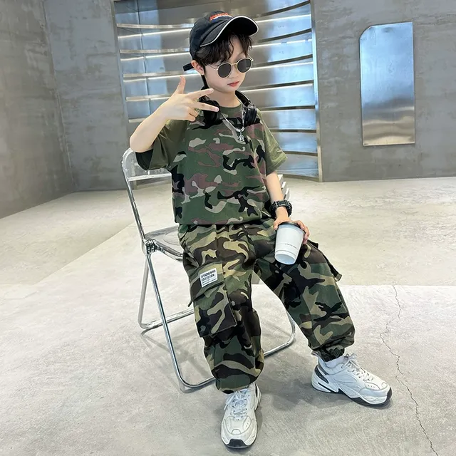男童夏装迷彩套装军绿色短袖2025新款儿童军装演出服男孩酷帅气潮
