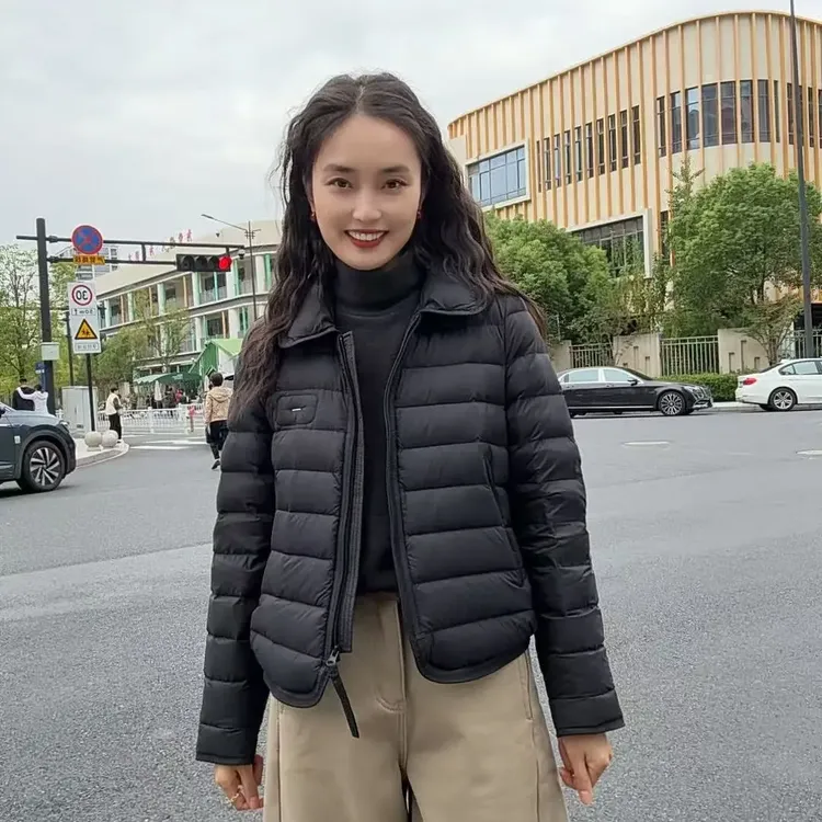 8512-休闲风拉链90鸭绒翻领宽松轻薄羽绒服休闲保暖