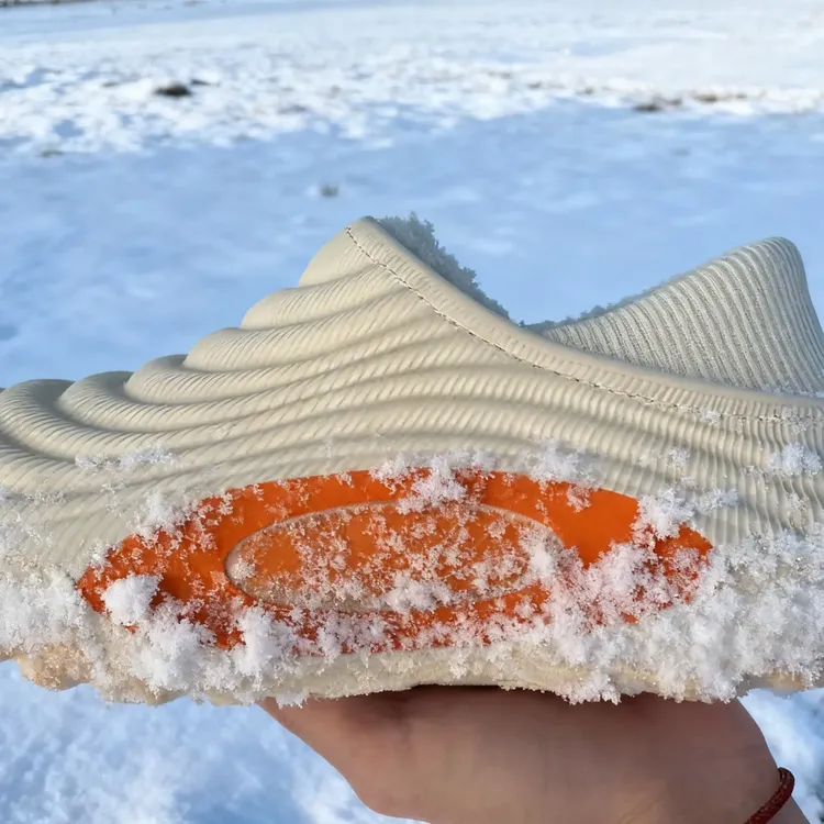 冬季两用男女室内居家棉拖鞋休闲舒适踩屎感流行防水一鞋两用保暖