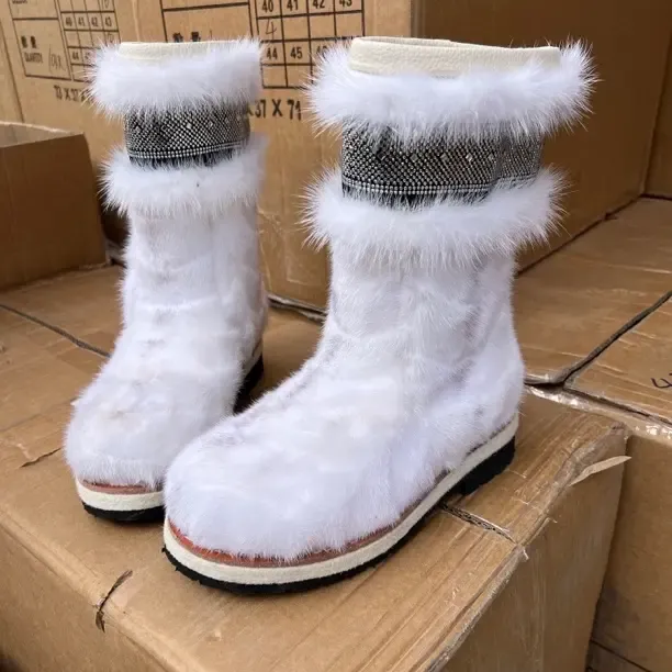 冬季保暖必备中筒白色貂皮靴子内里羊毛毡底