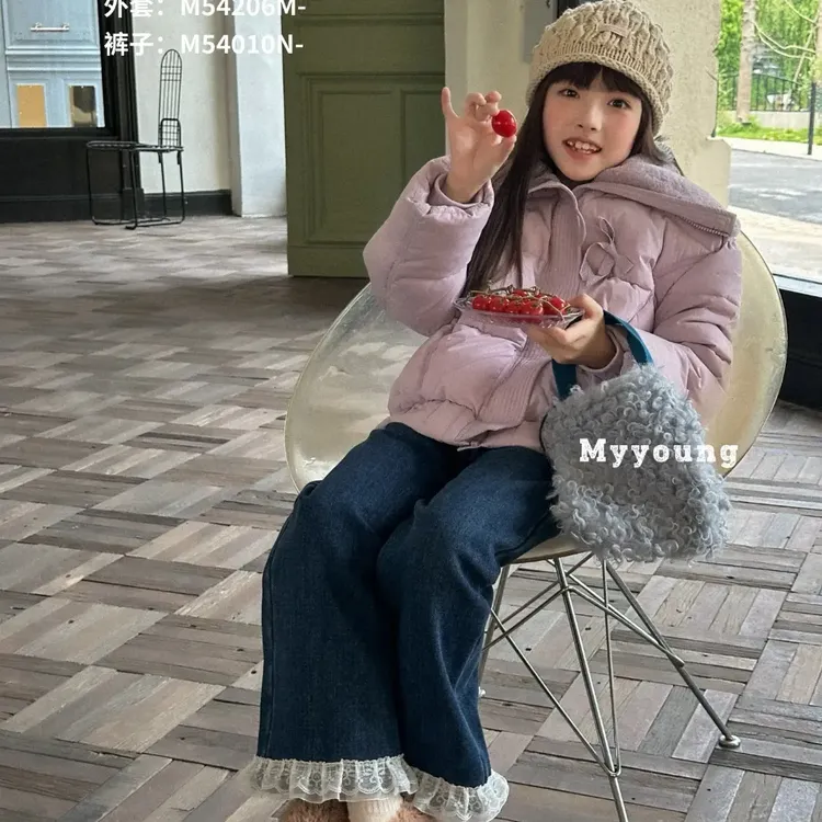 紫色大披毛领短款外套冬加厚简约时尚设计