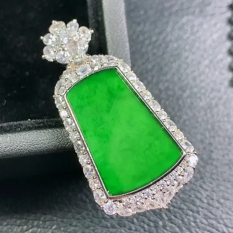 天然翡翠Ａ货满绿平安无事牌吊坠时尚精致-多样性发1