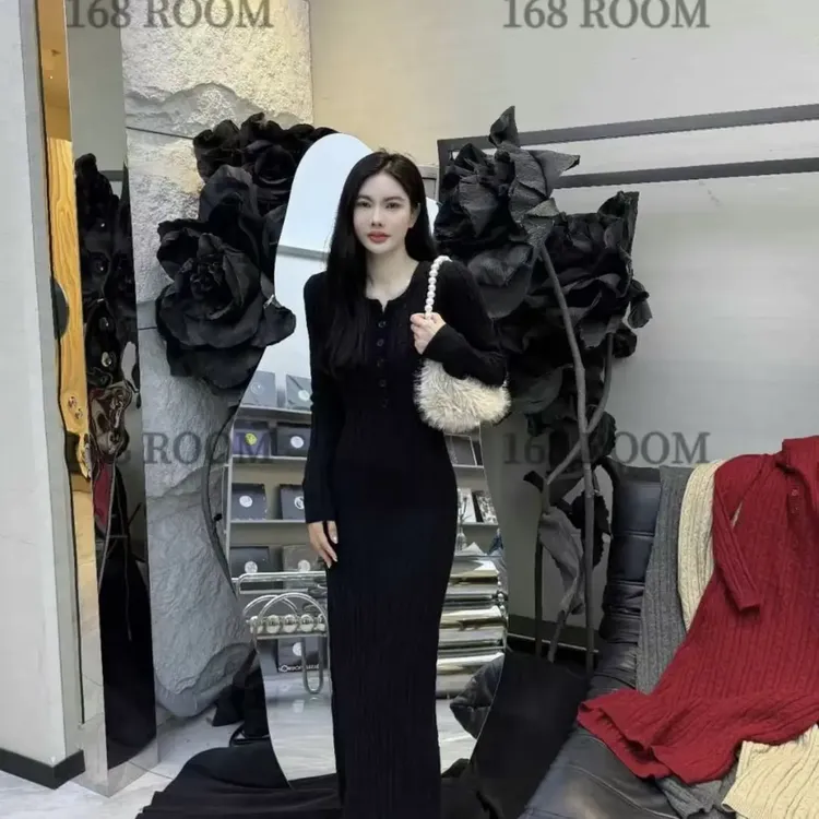 恩恩家圆领毛衣麻花直筒包臀时尚气质百搭连衣裙