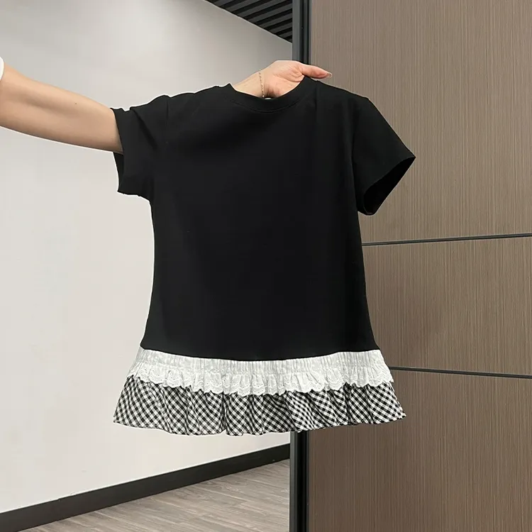 黑色正肩精致蕾丝下摆荷叶边短袖T恤女夏季气质修身显瘦遮肚上衣