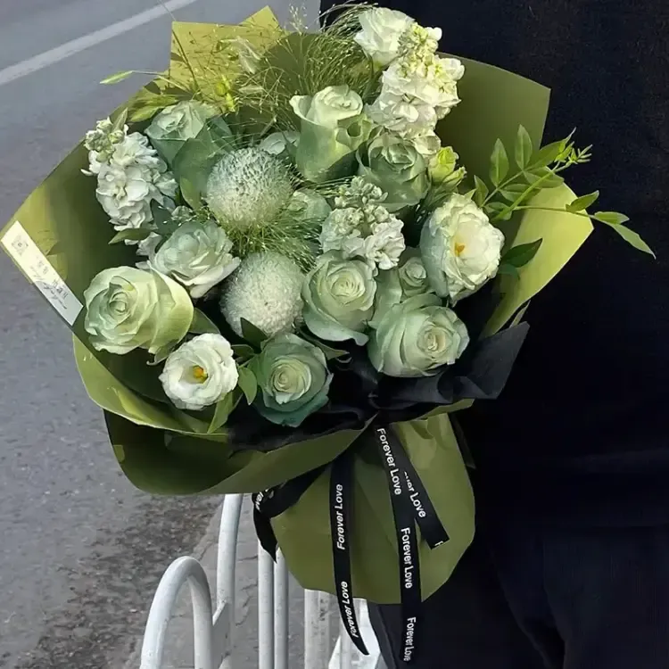 苏格兰绿玫瑰花束混搭花束鲜花生日爱意表达清新异地恋人配送