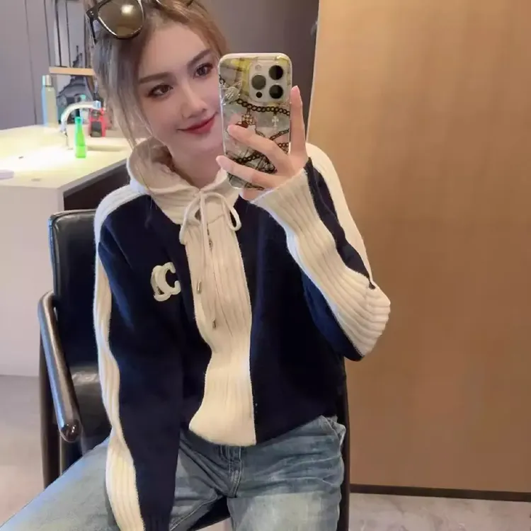 高品质凯旋门小香风刺绣撞色连帽长袖针织开衫毛衣外套女