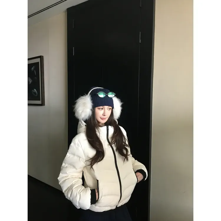 白色排骨连帽棉服女冬季轻薄款2025年新款修身显瘦百搭棉服棉袄潮