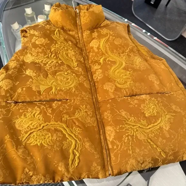 立领刺绣300g及以上（含）易清洗印花女士设计师