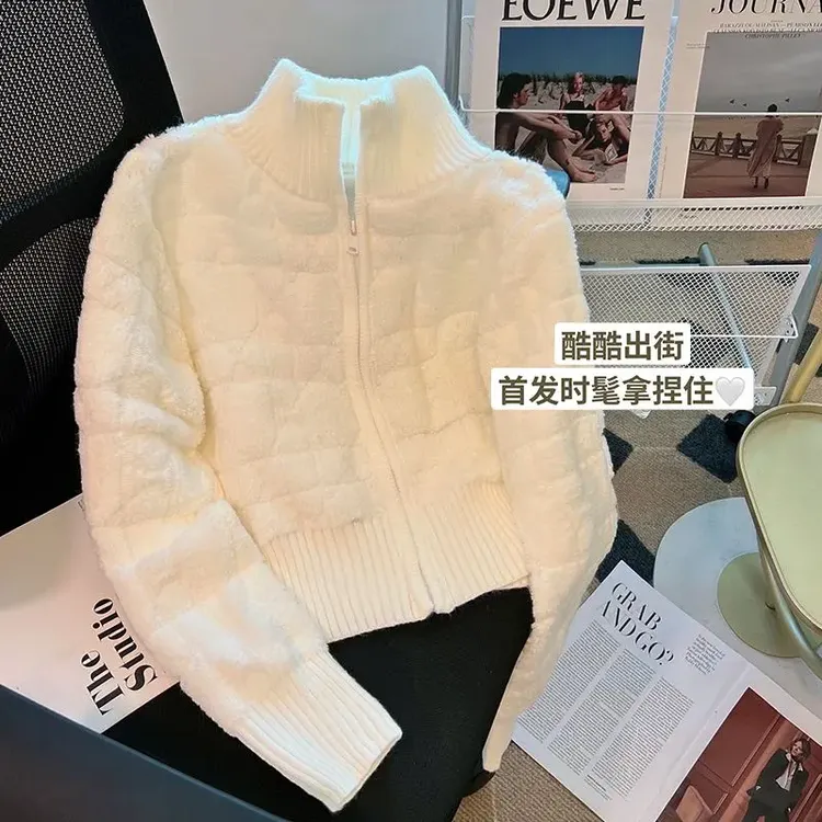 小香风菱格拉链毛衣外套女2025春秋新款气质高领米白色针织上衣