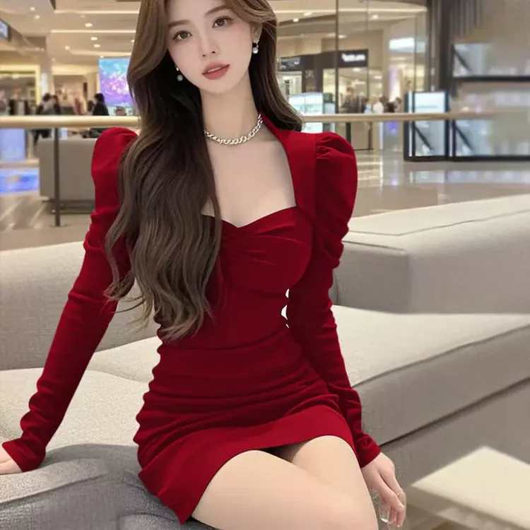 红色法式长袖连衣裙高级感气质名媛轻奢小众时尚洋气修身包臀裙子