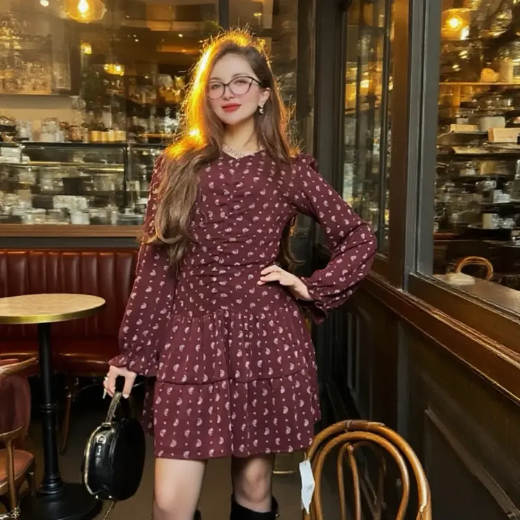 早秋碎花长袖连衣裙高级感收腰设计气质显瘦