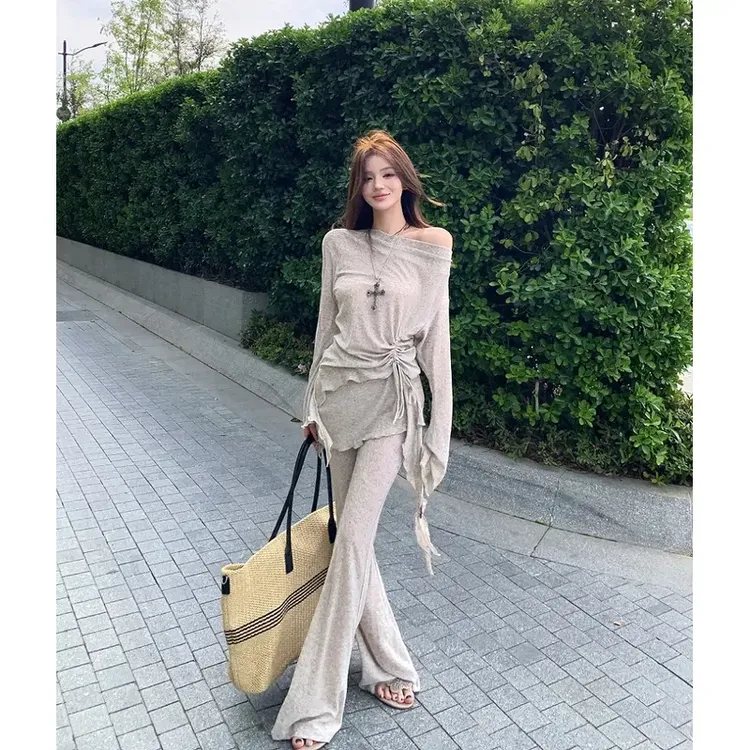 韩系慵懒风套装女2025夏季新款不规则斜肩抽绳修身长袖T恤微喇裤