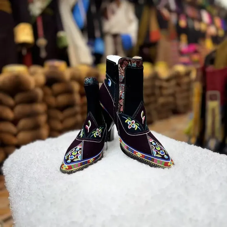 最新款藏式尖头高跟鞋女士时尚绒里中筒粗跟