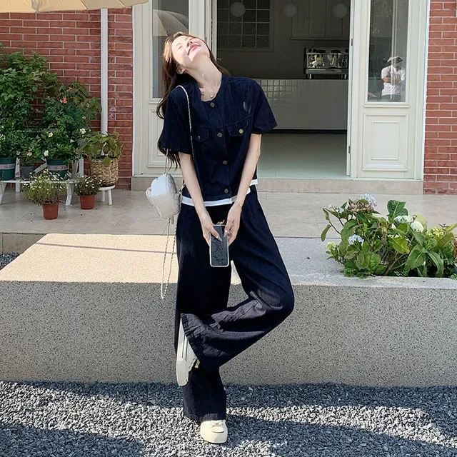 夏日又酷又飒的穿搭套装女2025新款港风炸街牛仔上衣阔腿裤两件套