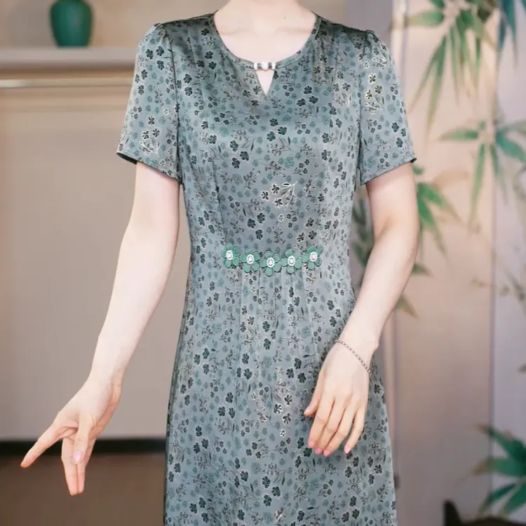 【直播专享】2025款高档桑丝缎气质大码夏季连衣裙中式显瘦高端女装