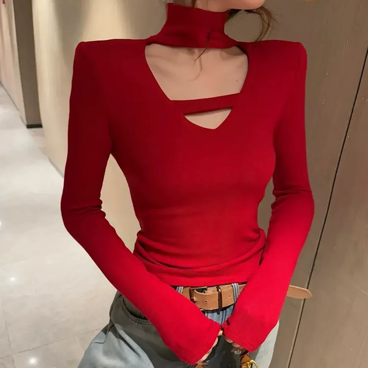 秋冬洋气小众长袖紧身方领T恤女设计感内搭显瘦红色露肩气质上衣