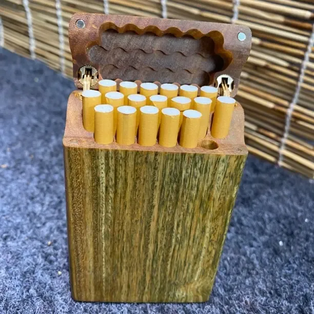 中支（19）支翻盖款绿檀烟盒