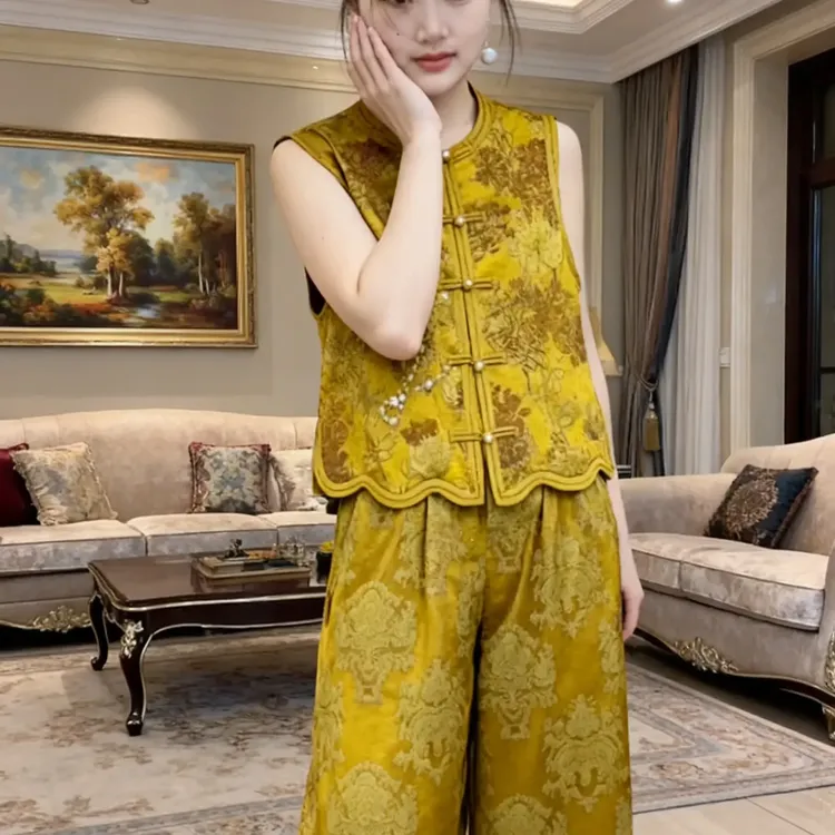 鑫屹女装甄选新款新中式夹棉国风马甲女提花盘扣坎肩背心无袖外套