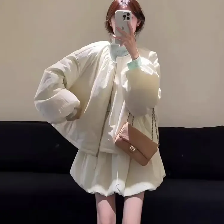 2025年新款法式气质宽松圆领长袖棉服外套搭配高腰显瘦花苞半身裙