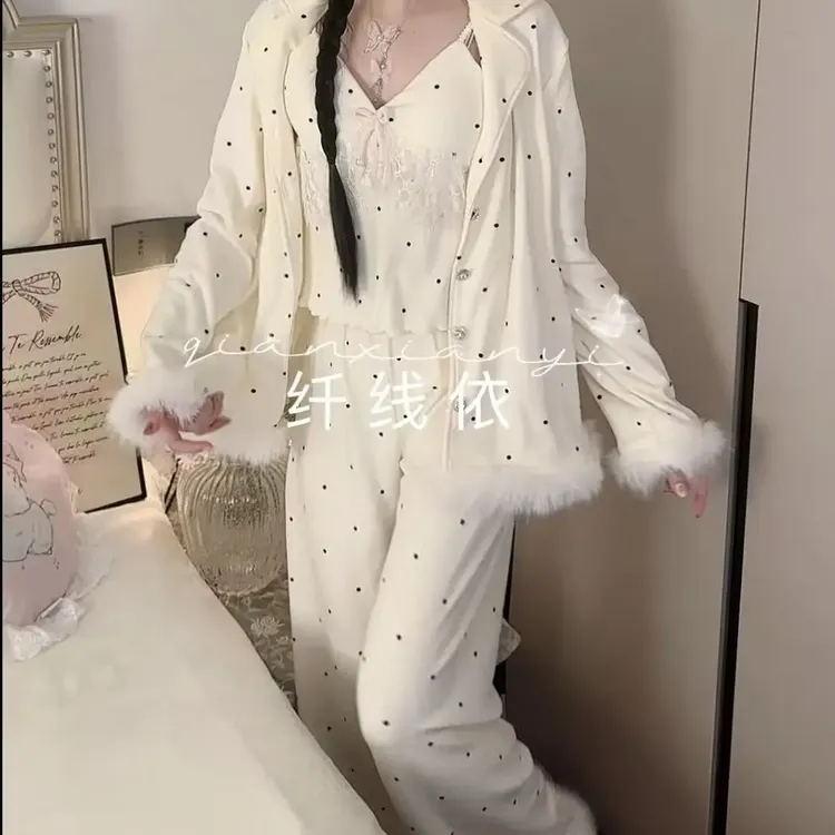 【奶茶波点】秋冬性感带胸垫海岛绒吊带睡衣女纯欲风可外