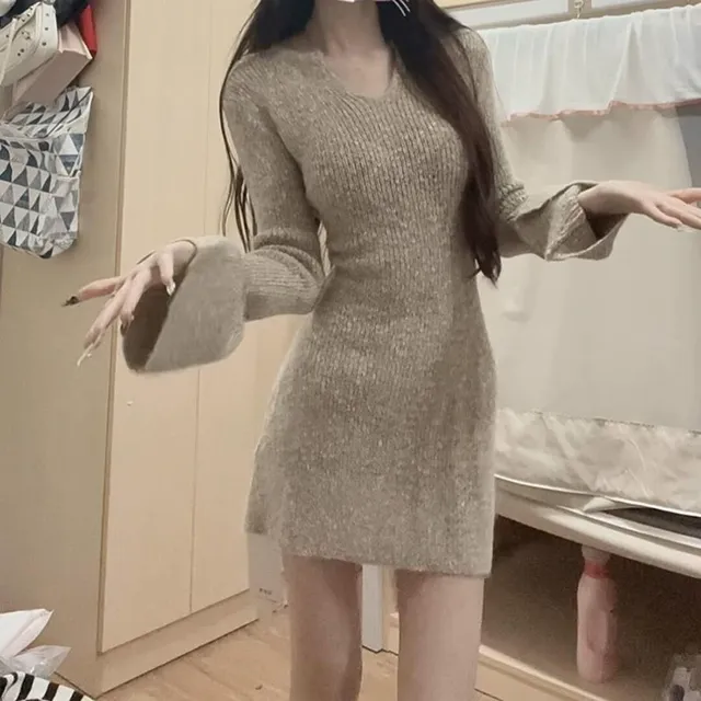 软糯打底v领针织连衣裙女秋冬配大衣内搭毛衣裙收腰显瘦包臀短裙