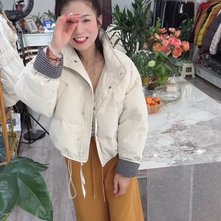 韩版立领短款宽松白鸭绒拼接格子女冬季新款保暖