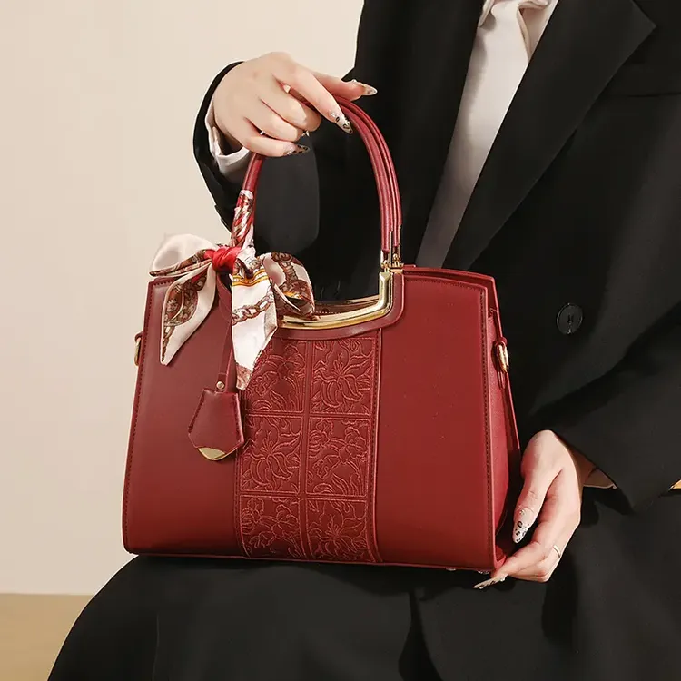 新中式国风刺绣手提包高级感红色新娘结婚包送妈妈礼物通勤斜挎包