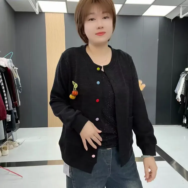 旭9986秋季新款大码女装圆领彩扣南瓜装饰长袖外套HL