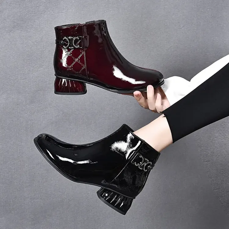 2024短靴靴新款春秋皮鞋小单靴马丁跟漆女真皮粗秋冬短筒软皮百搭