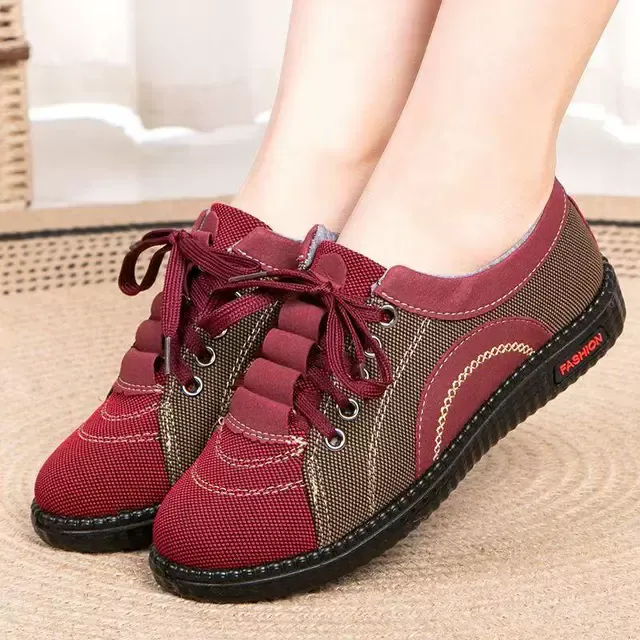 2025春季老北京布鞋女轻便防滑平跟妈妈鞋软底舒适中老年健步单鞋