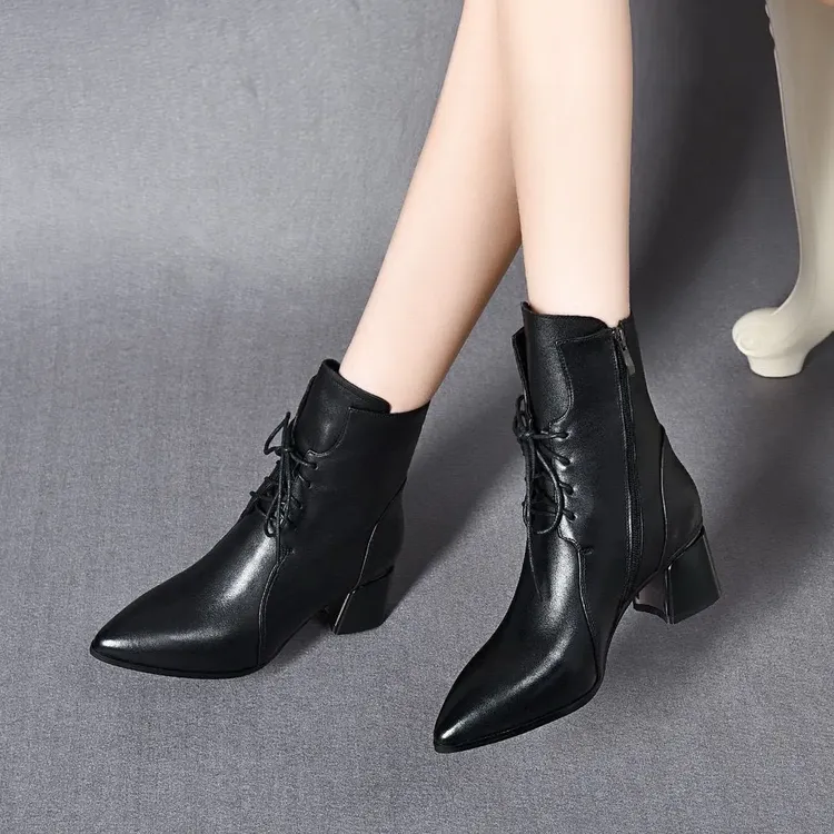 尖头系带真皮马丁靴2024新款秋冬季加绒加厚粗跟女靴英伦风靴子