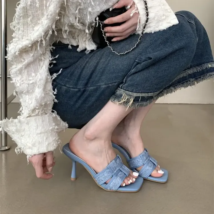 法式棕色格子编织露趾方头凉拖鞋女夏外穿一字拖细跟鞋女高跟凉鞋