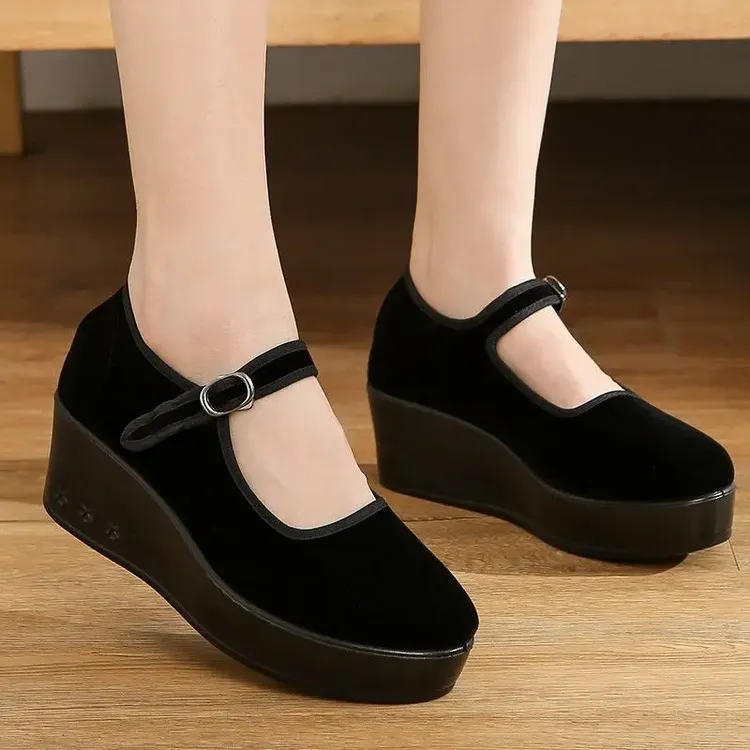 老北京布鞋女士酒店上班工作鞋老年人妈妈鞋防滑透气休闲平绒布鞋