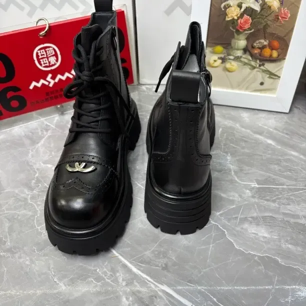 冬季厚底英伦风加绒女款时尚百搭马丁靴