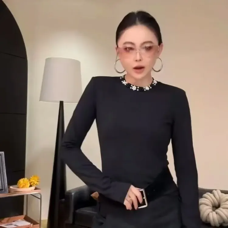 韩版百搭简约纯色时尚休闲风小衫早秋新款设计感减龄显瘦长袖上衣