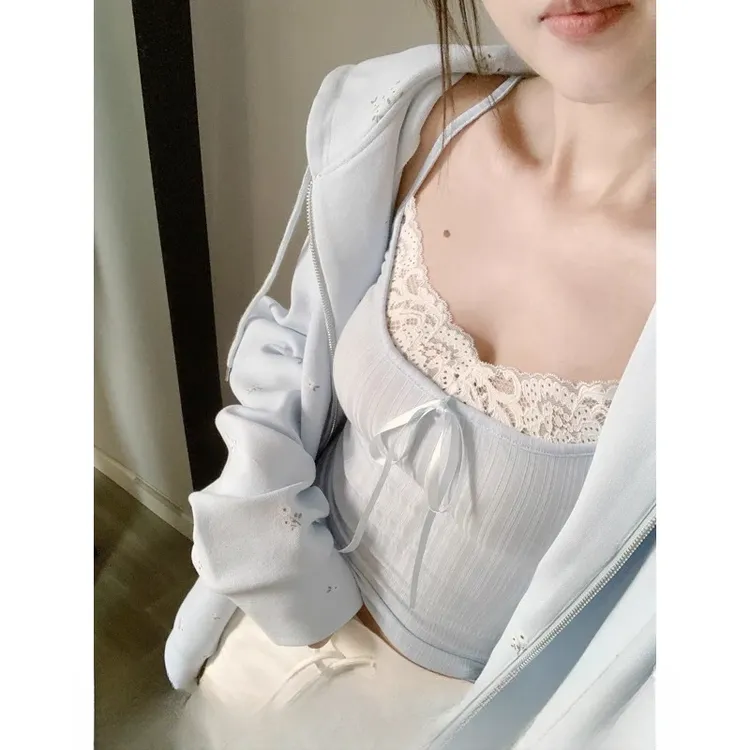 纯欲bm风温柔风蓝色蕾丝边带胸垫吊带背心女2025新款内搭打底上衣