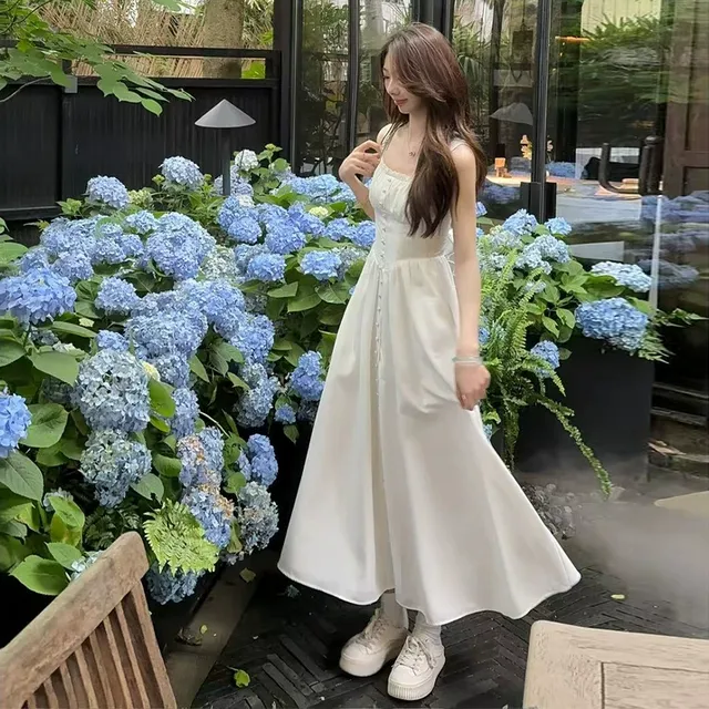 白色吊带连衣裙子女夏季2024新款超好看法式初恋绝美海边度假长裙