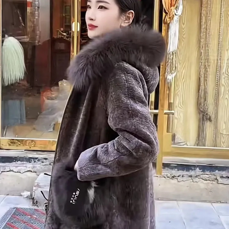 中老年妈妈冬装保暖中长款高贵毛呢大衣老年人加厚外套