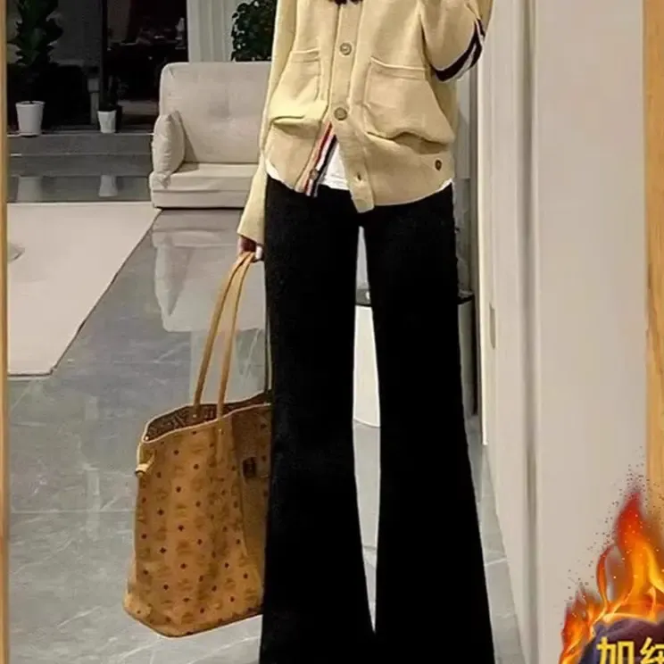 秋冬加绒高腰显瘦黑色直筒微喇牛仔裤女款百搭长裤