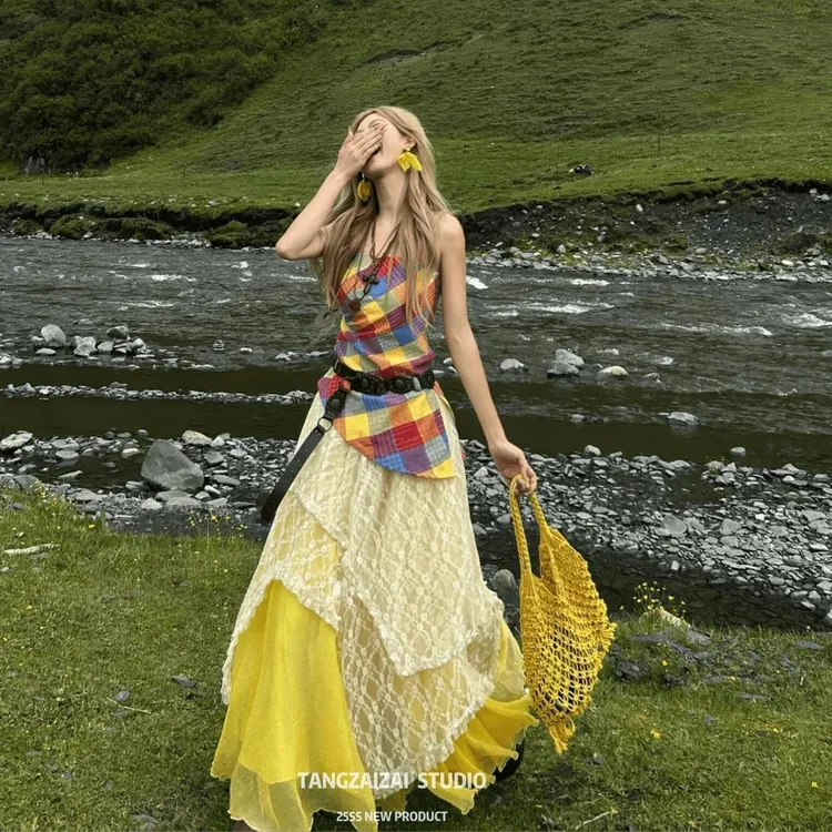 川西云南旅游穿搭黄色多巴胺吊带半身裙套装女夏天拍照巨好看长裙