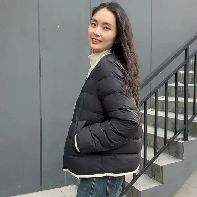 8516-圆领90鸭绒拼接短款羽绒服常规宽松女女装秋冬保暖