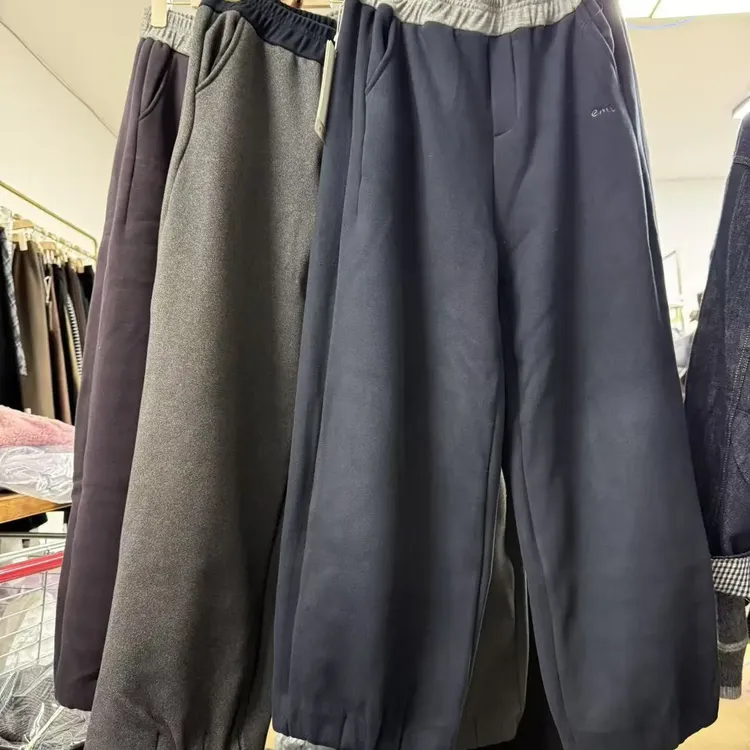 5845加绒加厚奶芙绒窄版直筒打褶裤