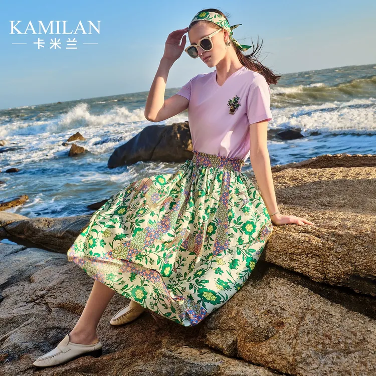 [100棉]卡米兰气质百搭短袖T恤女2025夏季新款立体装饰花上衣