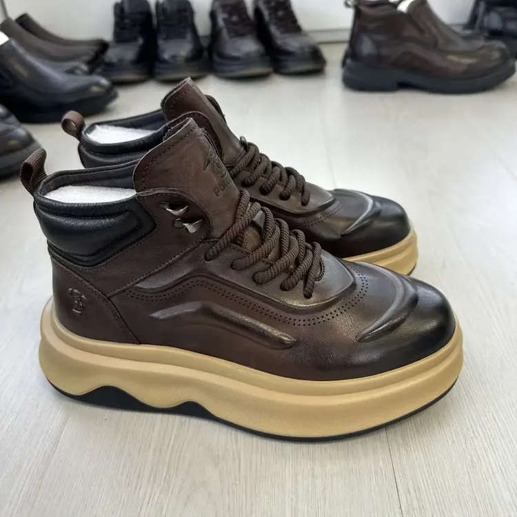 真皮休闲风运动休闲鞋加绒防滑高帮男鞋休闲鞋潮流风中跟