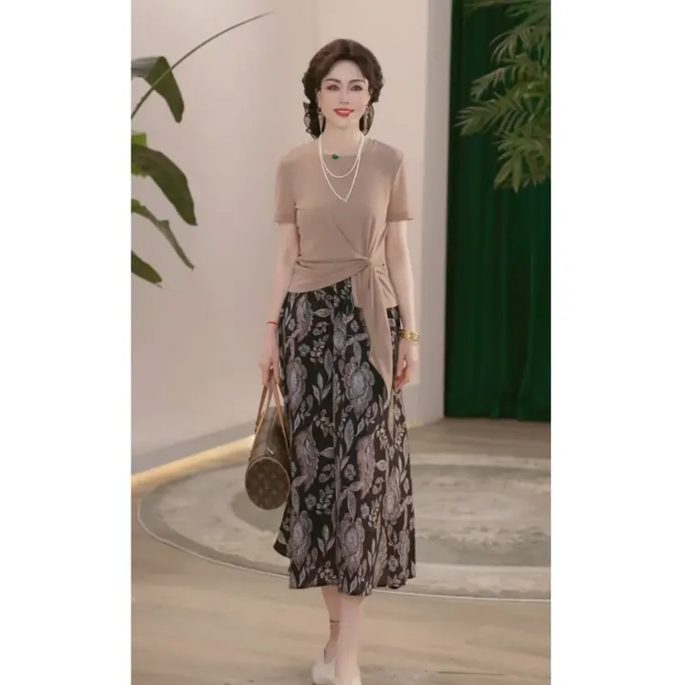 2025新款妈妈装夏装两件套气质上衣洋气中老年人女装显瘦百搭裙子