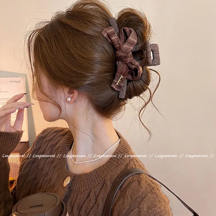 格纹蝴蝶结抓夹女高级感大号后脑勺鲨鱼夹2025新款发量多盘发夹子